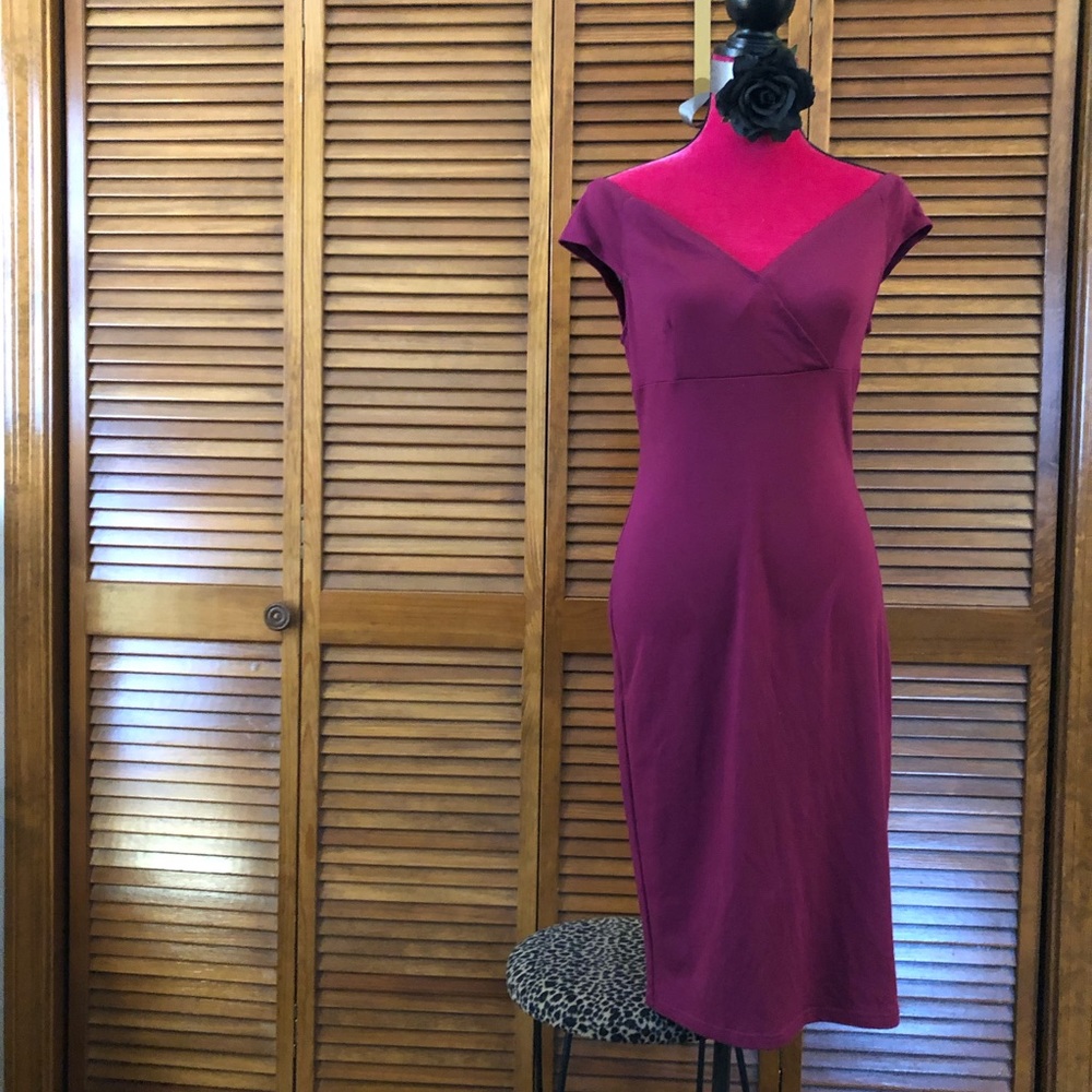 Off shoulder wiggle dress 💜💃💜